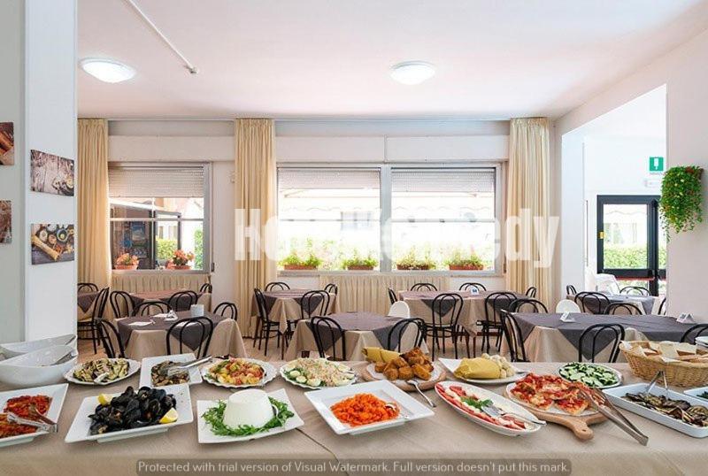 Hotel Kennedy Лідо-ді-Савіо Екстер'єр фото
