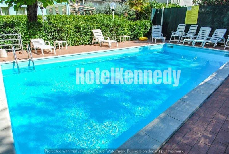 Hotel Kennedy Лідо-ді-Савіо Екстер'єр фото